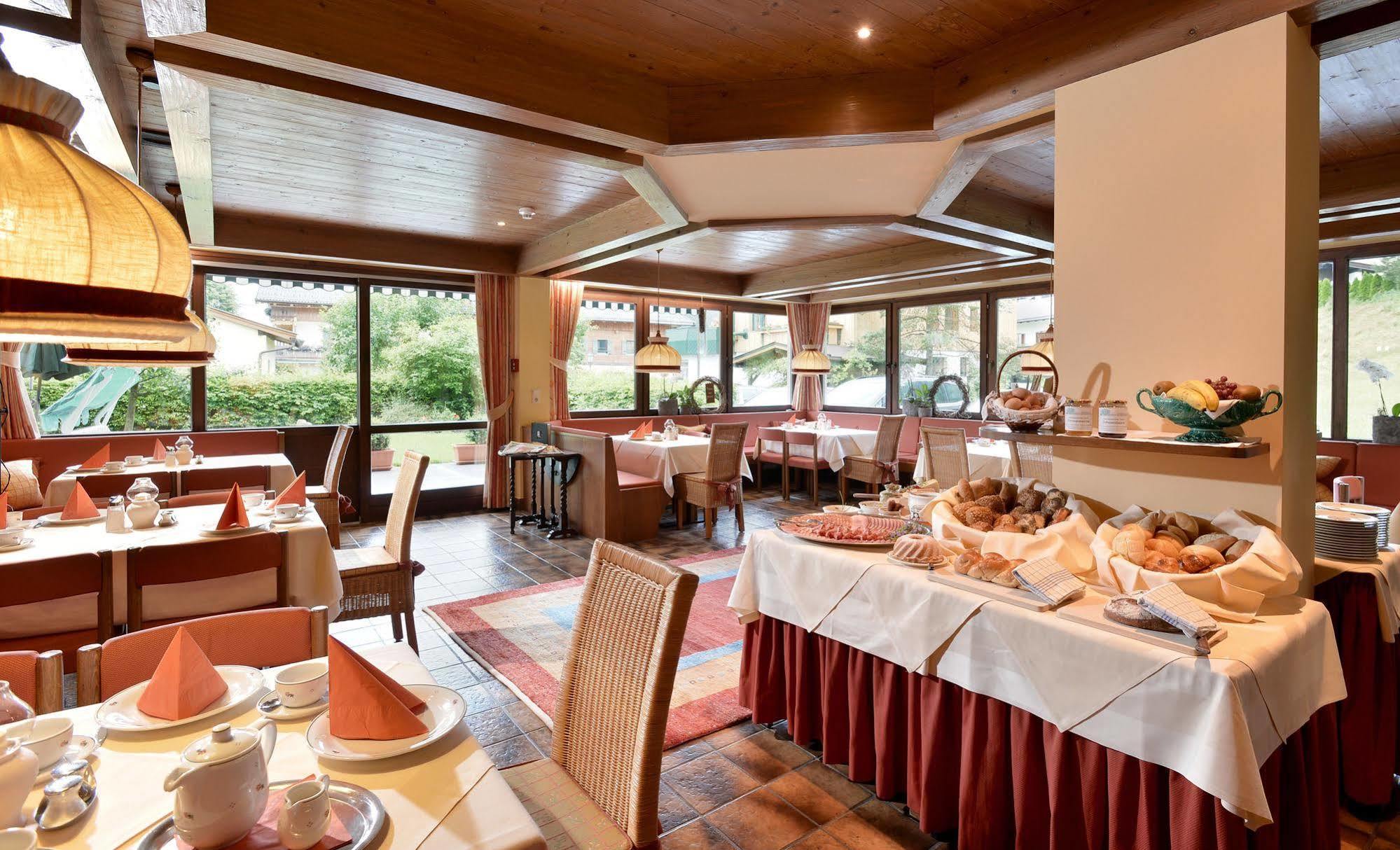Gaestehaus Rottenspacher Kossen Ngoại thất bức ảnh